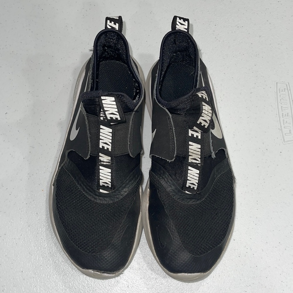 Nike flex run sneakers